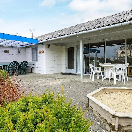 Four-bedroom In Spottrup 2 Holiday home Lihme